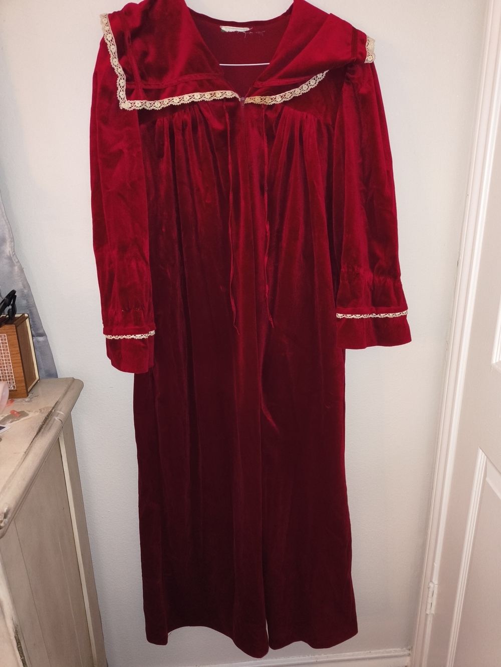 Vintage Burgundy Red Velvet Zip Front House Dress Nightgown Lace Trim Cottagecor